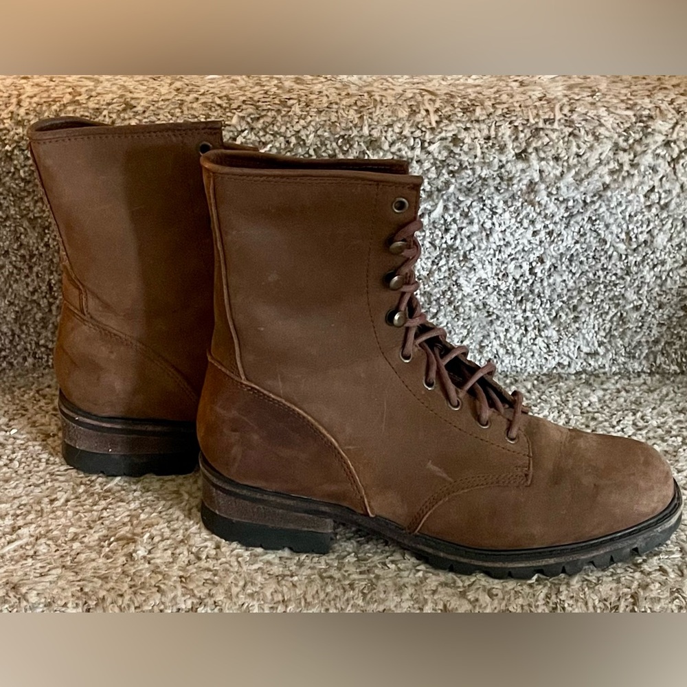 Landrover by Thom McAn